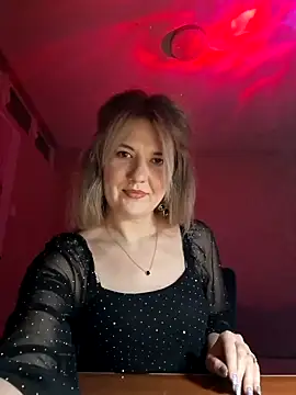 purplemoon1 online show from December 17, 2025, 9:10 pm