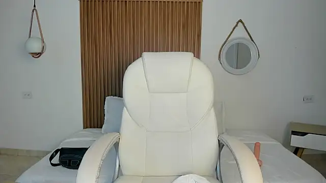 Alaska deluxe online show from April 11, 2026, 7:51 pm