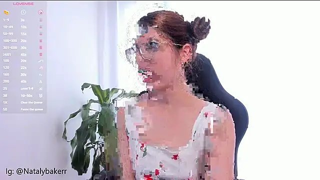 Snapshot of Nat_Bakerss chatting on December 17, 2025, 7:20 pm Nat Bakerss online show from December 17, 2025, 7:20 pm