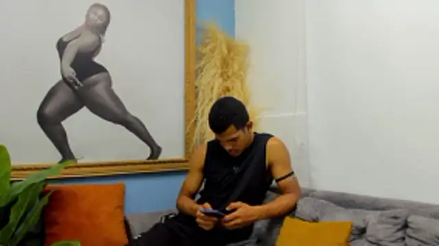 Snapshot of maikol_twinkx chatting on December 2, 2025, 6:25 pm maikol twinkx online show from December 2, 2025, 6:25 pm