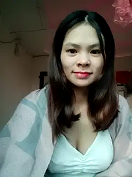 quynhquynh  online show from December 1, 2025, 12:37 am