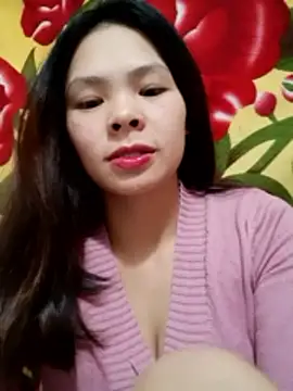 quynhquynh  online show from January 10, 2026, 6:09 pm