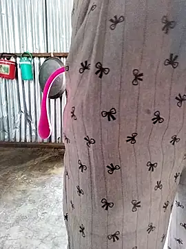 Snapshot of im_key chatting on December 2, 2025, 2:28 am im key online show from December 2, 2025, 2:28 am