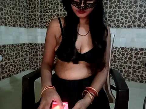 Sassy Shanvi online show from April 1, 2026, 11:13 pm