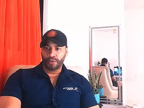 musclehetero online show from April 21, 2026, 8:01 pm
