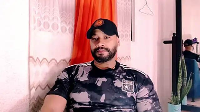 musclehetero online show from June 7, 2026, 8:12 pm