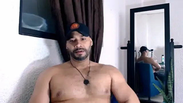 musclehetero online show from June 14, 2026, 4:53 pm