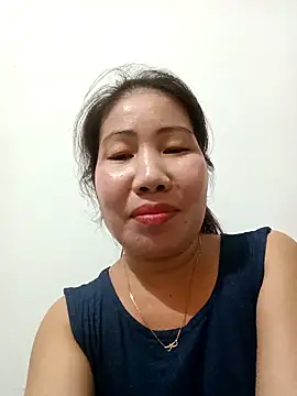 Snapshot of Reema_143 chatting on November 30, 2025, 4:11 pm Reema 143 online show from November 30, 2025, 4:11 pm