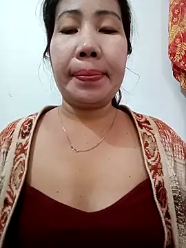 Snapshot of Reema_143 chatting on December 5, 2025, 5:05 am Reema 143 online show from December 5, 2025, 5:05 am