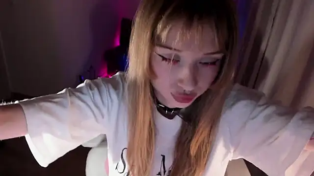 Snapshot of mnepohuyyyda chatting on December 16, 2025, 8:03 pm mnepohuyyyda online show from December 16, 2025, 8:03 pm