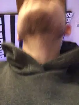 Spielzeugtwink online show from December 5, 2025, 2:36 pm