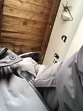 Spielzeugtwink online show from February 13, 2026, 1:29 pm