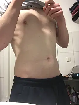 Spielzeugtwink online show from March 10, 2026, 11:10 pm