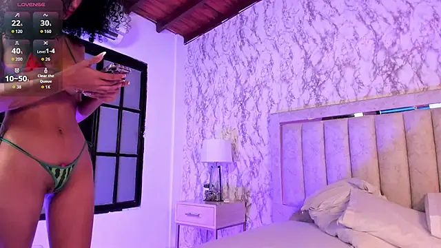 Valeskaa  online show from December 2, 2025, 12:21 pm