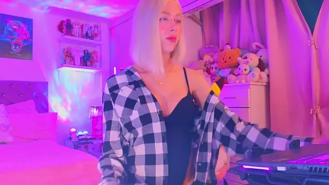 Snapshot of MadamBarbiee chatting on December 21, 2025, 12:51 am MadamBarbiee online show from December 21, 2025, 12:51 am