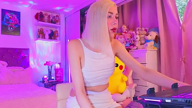 Snapshot of MadamBarbiee chatting on January 6, 2026, 10:01 pm MadamBarbiee online show from January 6, 2026, 10:01 pm