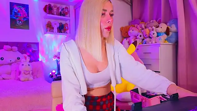 Snapshot of MadamBarbiee chatting on February 5, 2026, 11:53 pm MadamBarbiee online show from February 5, 2026, 11:53 pm