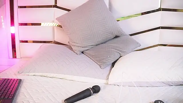 luciana agudelo online show from March 7, 2026, 7:11 pm