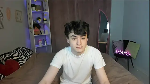 kevinhunter  online show from November 20, 2025, 4:07 pm