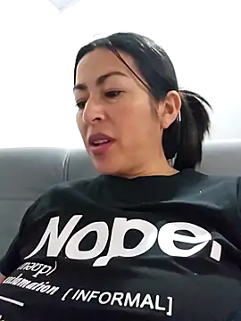 Snapshot of JustSamantha_ chatting on December 14, 2025, 9:41 pm JustSamantha online show from December 14, 2025, 9:41 pm