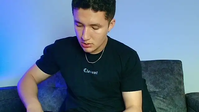 Snapshot of Ethan-Connor chatting on November 21, 2025, 8:40 pm Ethan-Connor online show from November 21, 2025, 8:40 pm