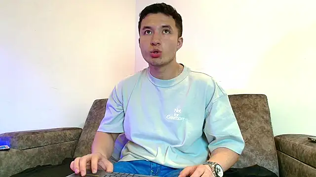 Snapshot of Ethan-Connor chatting on December 5, 2025, 7:43 pm Ethan-Connor online show from December 5, 2025, 7:43 pm