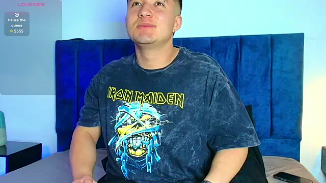 Snapshot of Ethan-Connor chatting on December 16, 2025, 7:19 pm Ethan-Connor online show from December 16, 2025, 7:19 pm