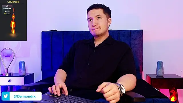 Snapshot of Ethan-Connor chatting on January 7, 2026, 12:18 pm Ethan-Connor online show from January 7, 2026, 12:18 pm