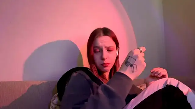 LulyClouds online show from November 21, 2025, 9:08 am