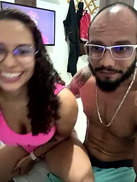 Snapshot of CasalBris4 chatting on December 17, 2025, 12:05 am CasalBris4 online show from December 17, 2025, 12:05 am