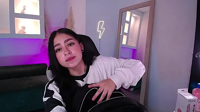 vallolett online show from March 25, 2026, 11:22 pm