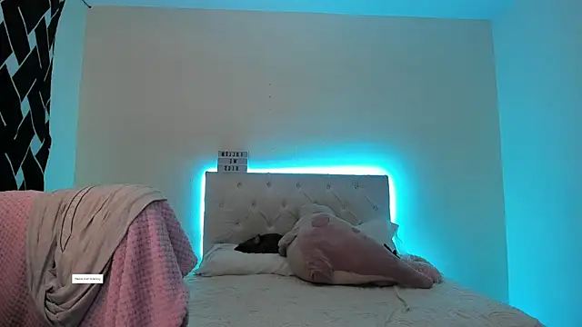 stanandrose  online show from April 15, 2026, 3:46 am