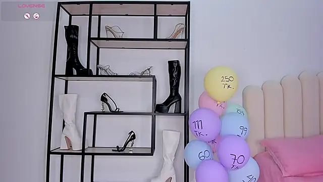 Snapshot of Amira-Zahra chatting on June 27, 2026, 10:59 pm Amira-Zahra online show from June 27, 2026, 10:59 pm