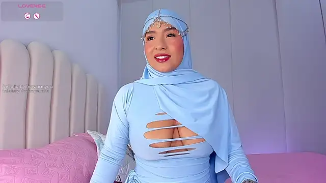Snapshot of Amira-Zahra chatting on July 14, 2026, 10:04 pm Amira-Zahra online show from July 14, 2026, 10:04 pm