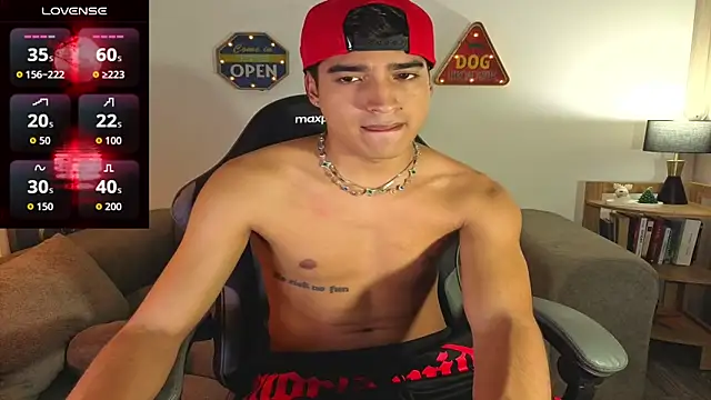 Snapshot of ken_blakerr chatting on April 7, 2026, 4:24 am ken blakerr online show from April 7, 2026, 4:24 am