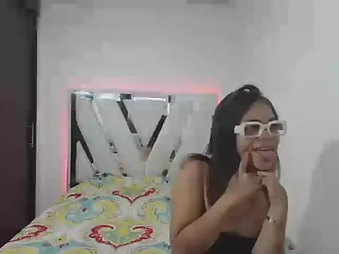 Snapshot of BlueLove19 chatting on December 14, 2025, 6:56 pm BlueLove19 online show from December 14, 2025, 6:56 pm