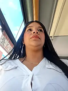 Layla-daring online show from December 19, 2025, 6:59 pm