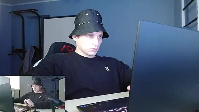 Poliglotjoe1 online show from February 6, 2026, 11:46 am