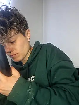 Snapshot of megan_NL chatting on December 3, 2025, 9:35 pm megan NL online show from December 3, 2025, 9:35 pm