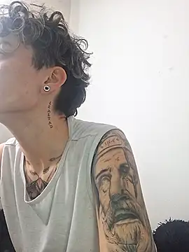 Snapshot of megan_NL chatting on December 4, 2025, 5:10 pm megan NL online show from December 4, 2025, 5:10 pm