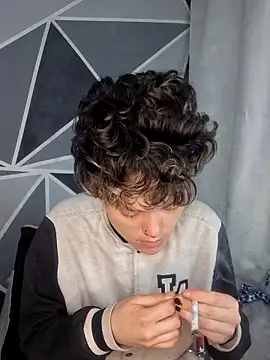 Snapshot of megan_NL chatting on December 14, 2025, 12:05 am megan NL online show from December 14, 2025, 12:05 am