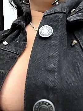 Snapshot of Kendra-daring chatting on December 14, 2025, 5:18 pm Kendra-daring online show from December 14, 2025, 5:18 pm