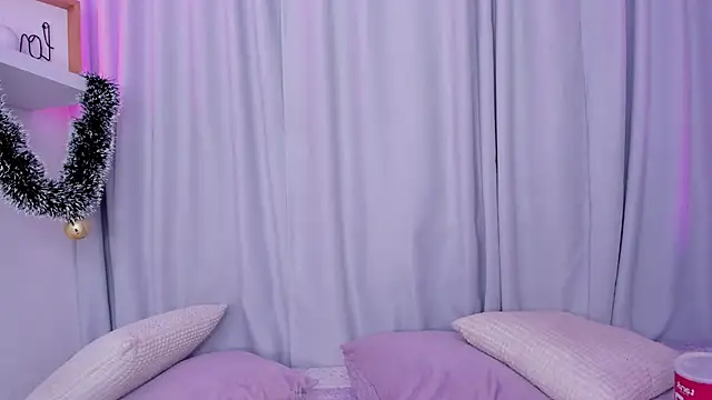 emmyheart7 online show from December 17, 2025, 3:45 am