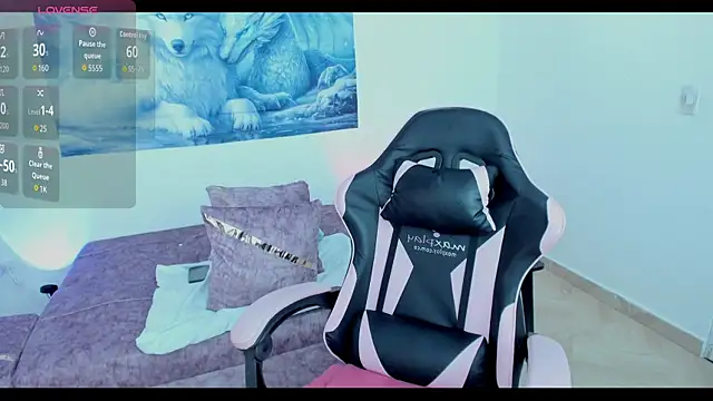 Snapshot of Mia_King_ chatting on December 4, 2025, 6:49 pm Mia King online show from December 4, 2025, 6:49 pm