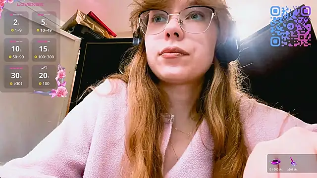 Snapshot of LouettaTornese chatting on December 1, 2025, 11:04 am LouettaTornese online show from December 1, 2025, 11:04 am