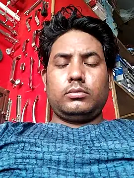 Snapshot of Roy___121 chatting on June 3, 2026, 11:02 am Roy 121 online show from June 3, 2026, 11:02 am