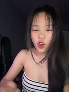 Kiee-lee online show from April 7, 2026, 1:33 pm