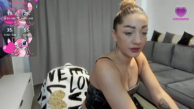 Snapshot of rossana_doll chatting on March 29, 2026, 7:52 am rossana doll online show from March 29, 2026, 7:52 am