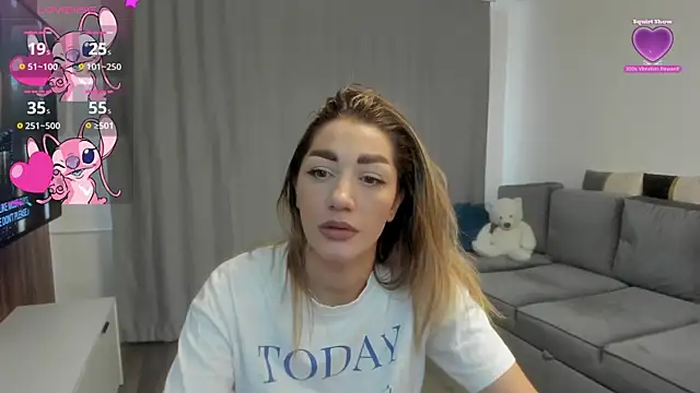 Snapshot of rossana_doll chatting on April 11, 2026, 7:24 am rossana doll online show from April 11, 2026, 7:24 am