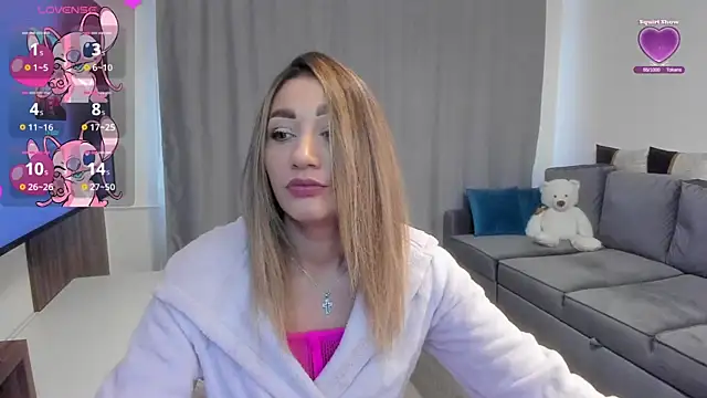 Snapshot of rossana_doll chatting on April 24, 2026, 7:22 am rossana doll online show from April 24, 2026, 7:22 am